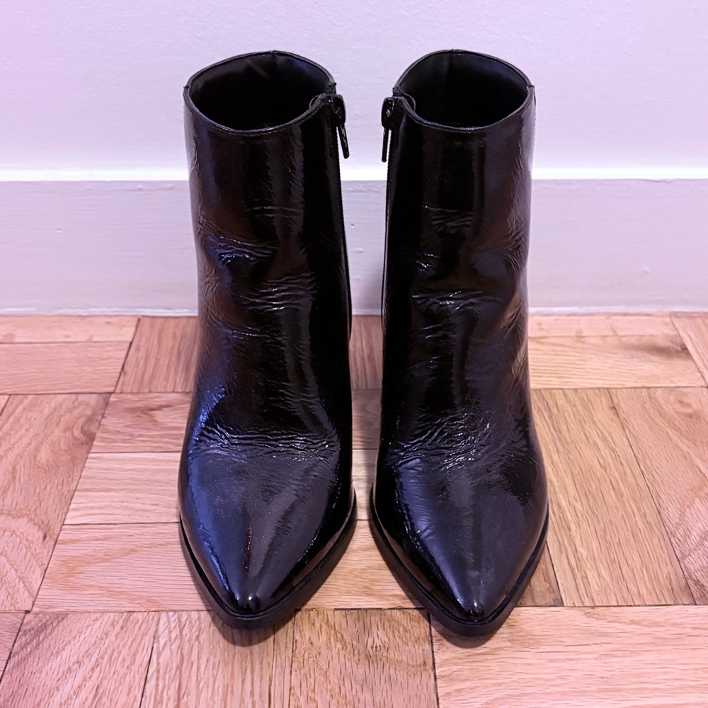 Crinkled patent leather chunky booties